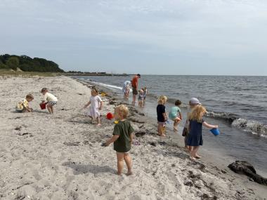 Børn på stranden